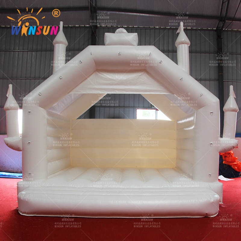 Castillo De Salto Inflable De Boda Blanca