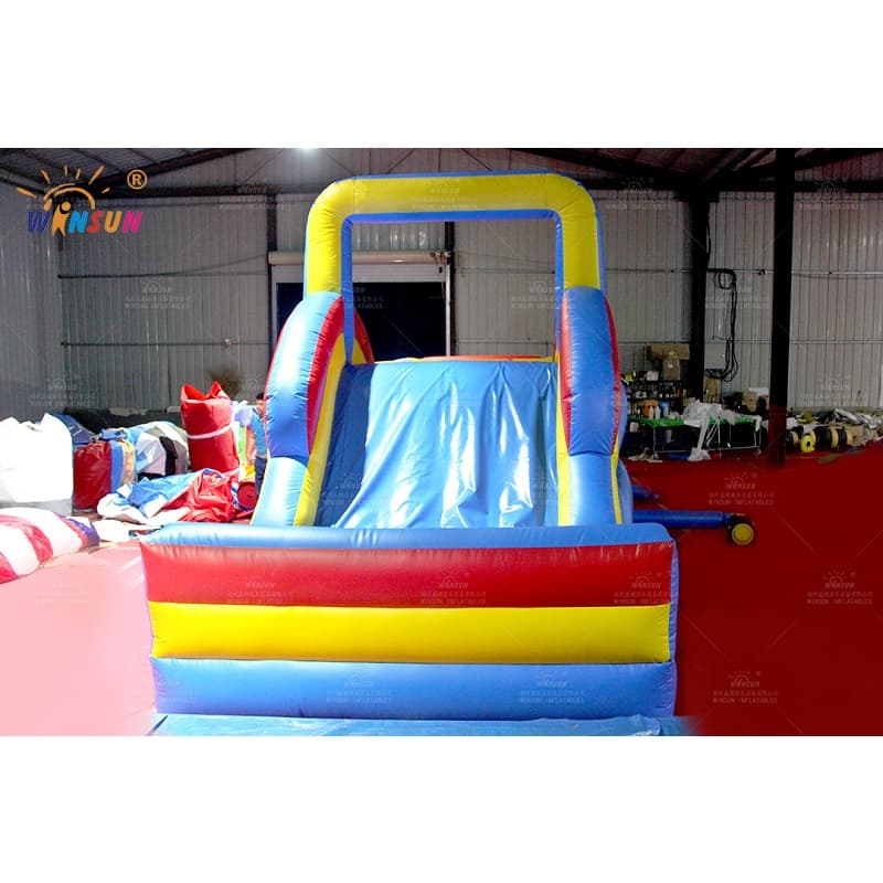 Carrera De Obstáculos Inflable Con Tobogán