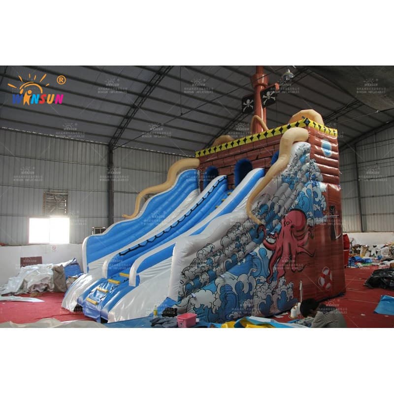 Tobogán acuático inflable con barco pirata Blue Sea Wave