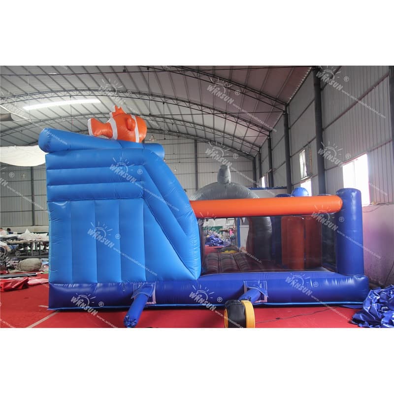 Gorila inflable combinada con tobogán