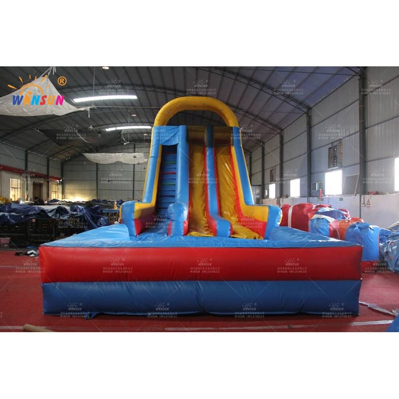 Tobogán inflable Dry N Wet con piscina