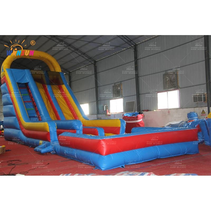 Tobogán inflable Dry N Wet con piscina