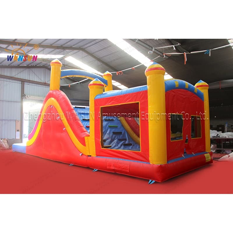 Tobogán acuático inflable con castillo de salto