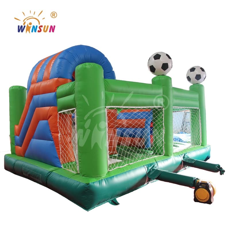 Combo inflable temático de fútbol