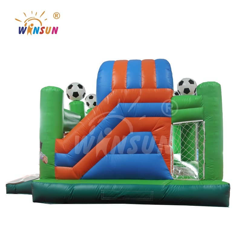 Combo inflable temático de fútbol