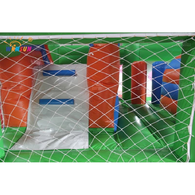 Combo inflable temático de fútbol