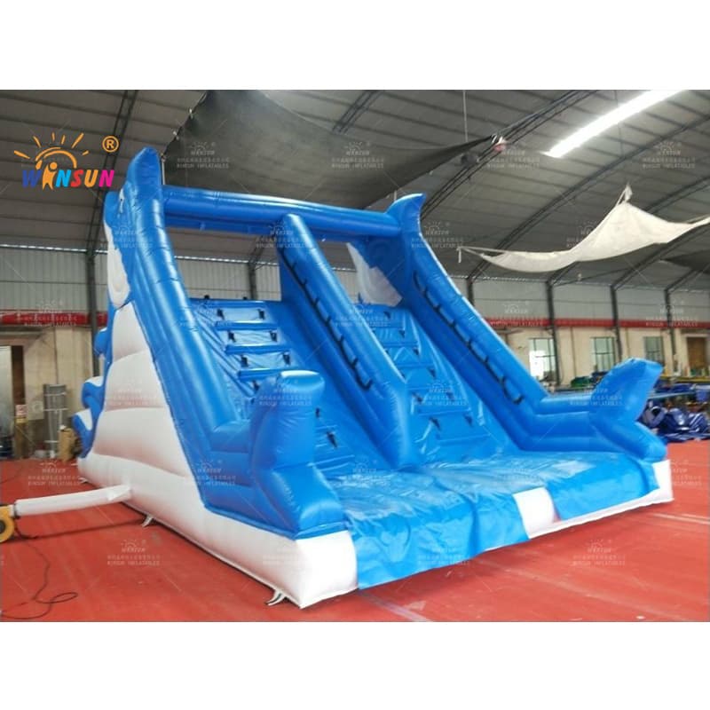 Tobogán acuático inflable con delfines