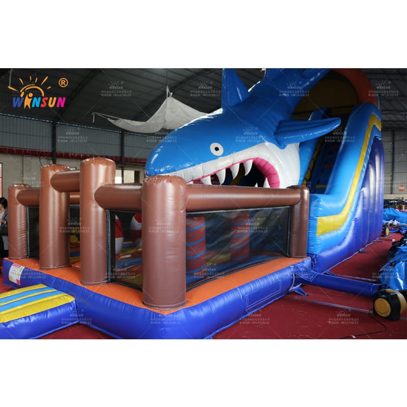 Diapositiva combinada de tiburón inflable