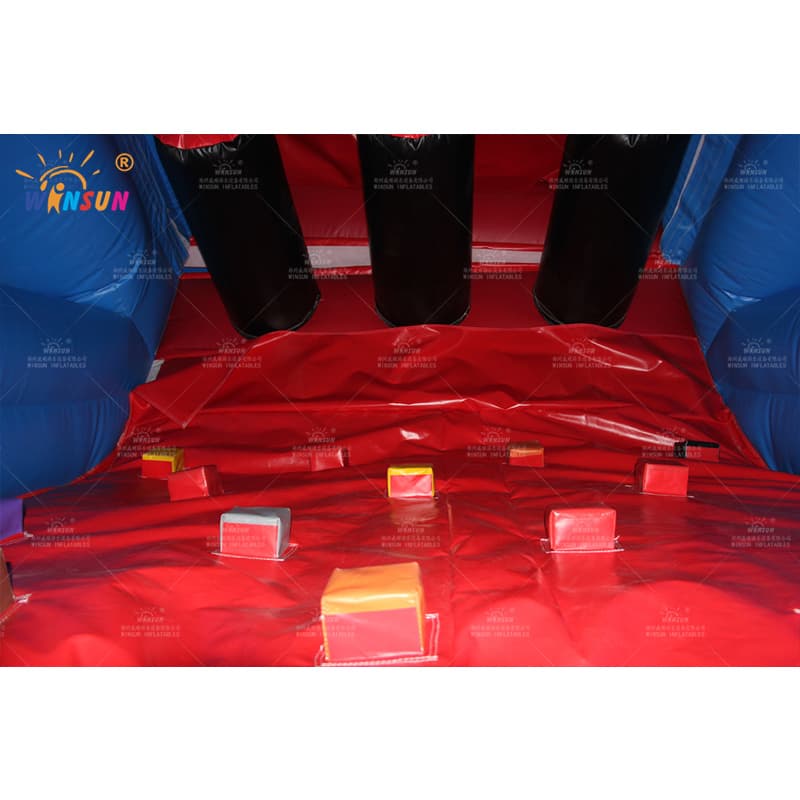 Carrera de obstáculos de tigre inflable