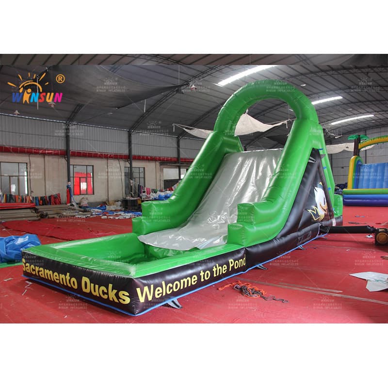 Tobogán acuático inflable con piscina