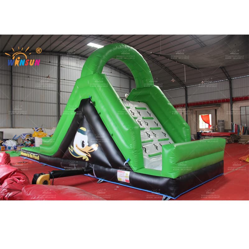 Tobogán acuático inflable con piscina