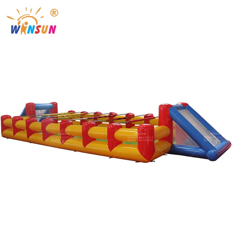 Juego de futbolín humano inflable