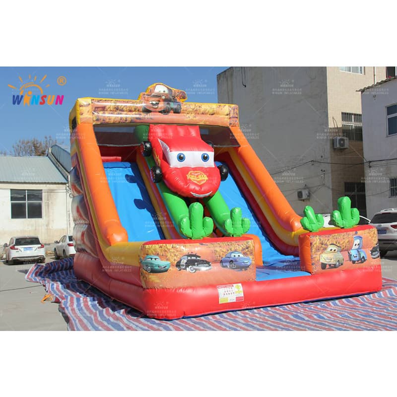 Tobogán inflable estándar Race Car Theme