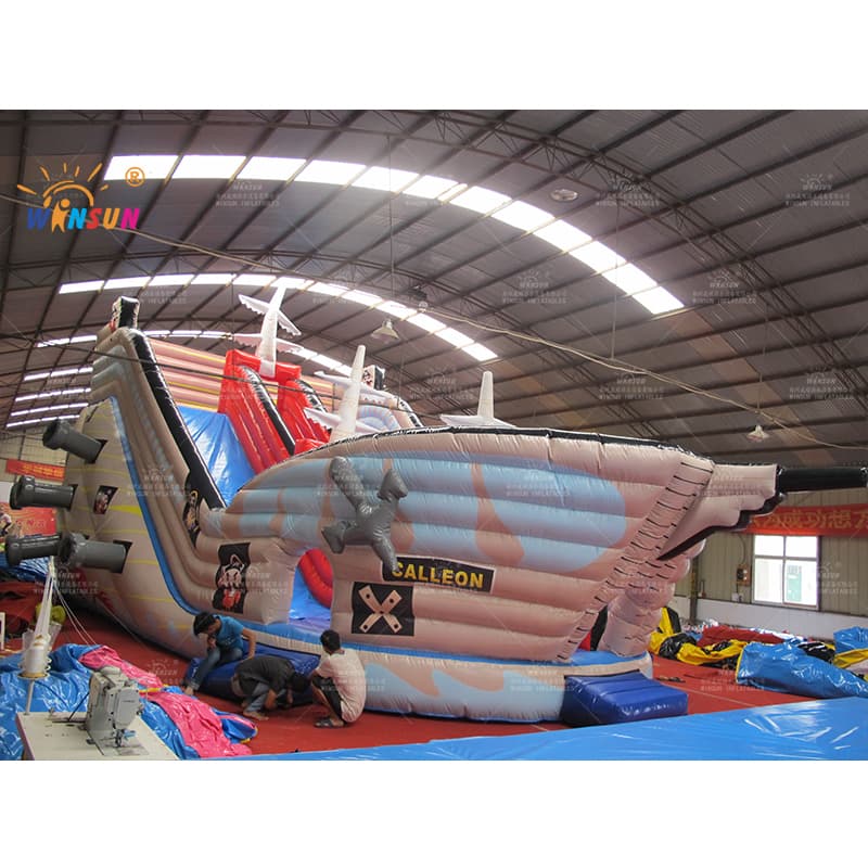 Tobogán inflable de barco pirata personalizado