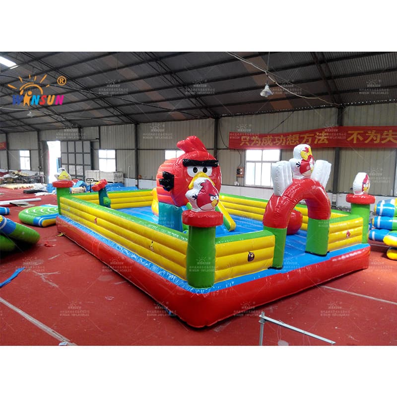 Tema inflable de Angry Birds para saltar