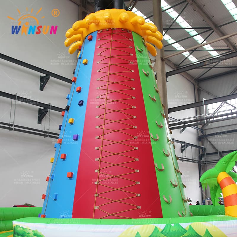 Juego interactivo de escalada en roca inflable