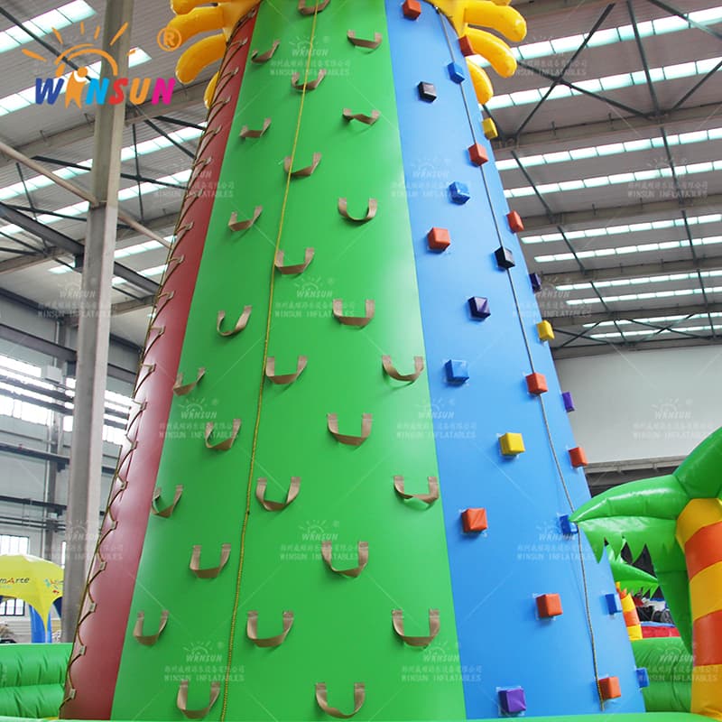 Juego interactivo de escalada en roca inflable