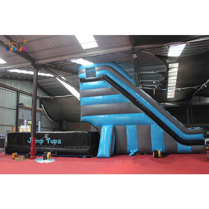 Juego inflable de salto de acrobacias