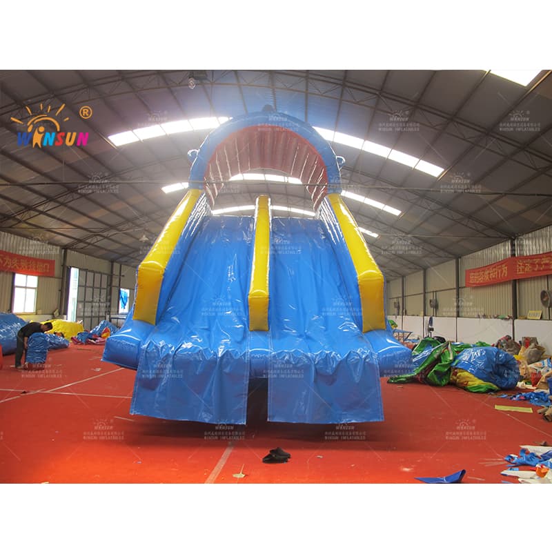 Tobogán acuático inflable de doble carril