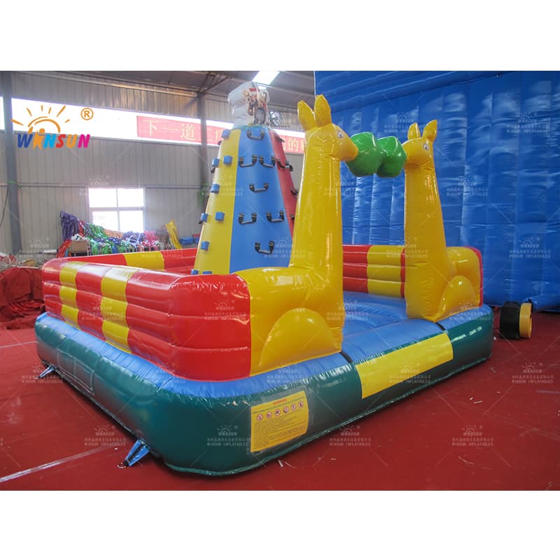 Juego de escalada inflable para niños.