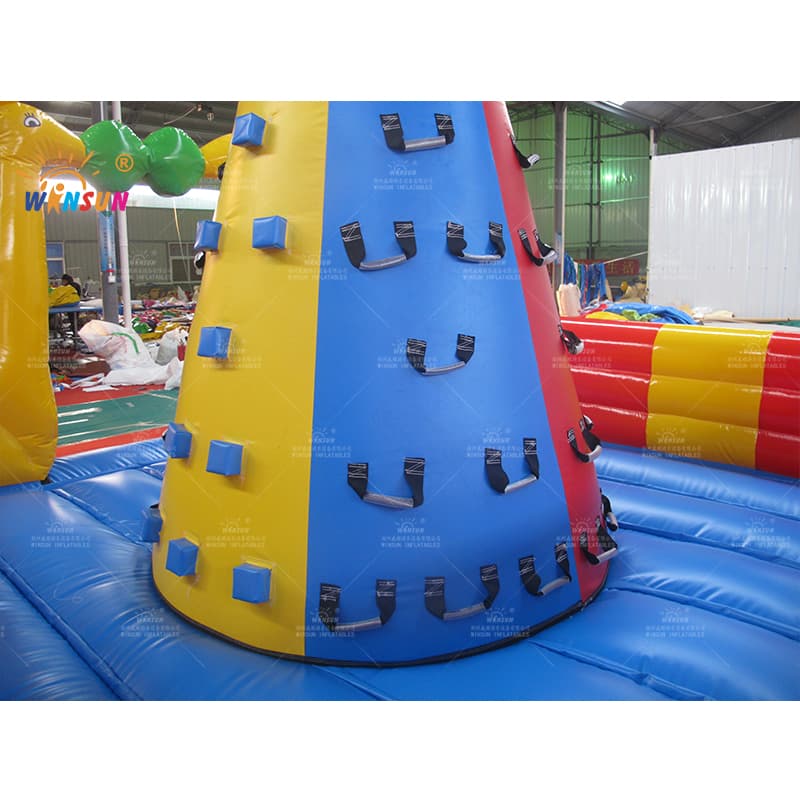 Juego de escalada inflable para niños.