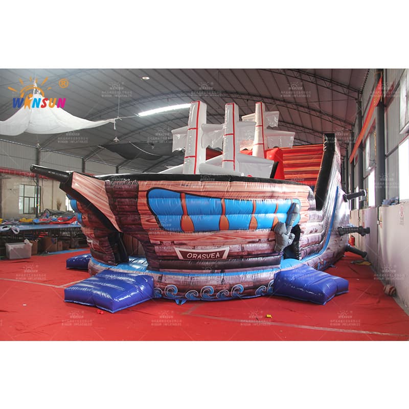 Tobogán inflable de barco pirata