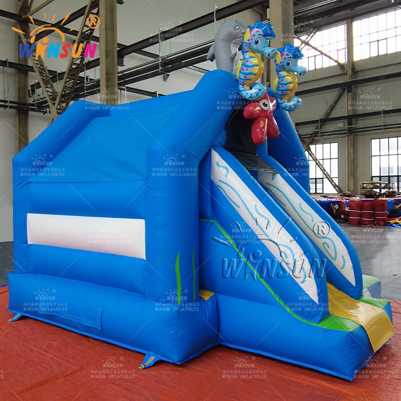 Castillo de salto inflable con diseño popular de tobogán