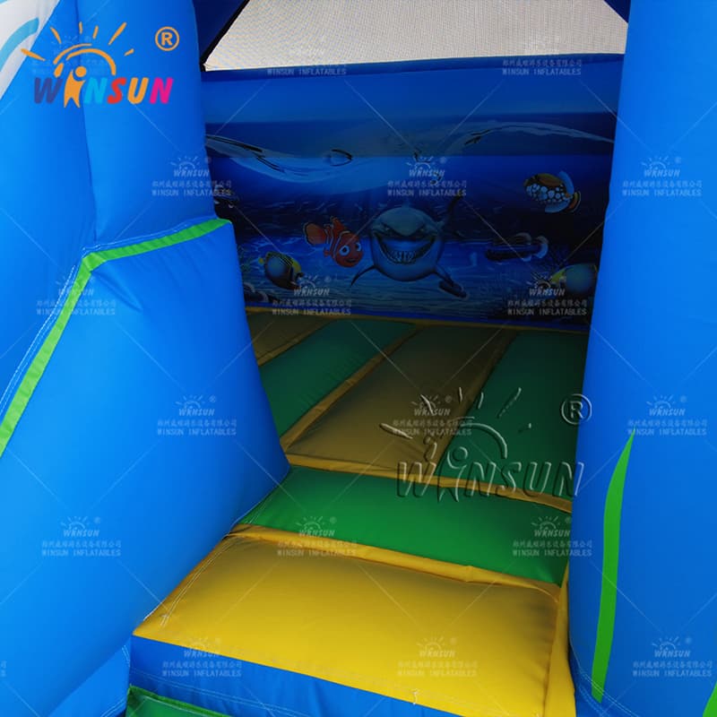 Castillo de salto inflable con diseño popular de tobogán