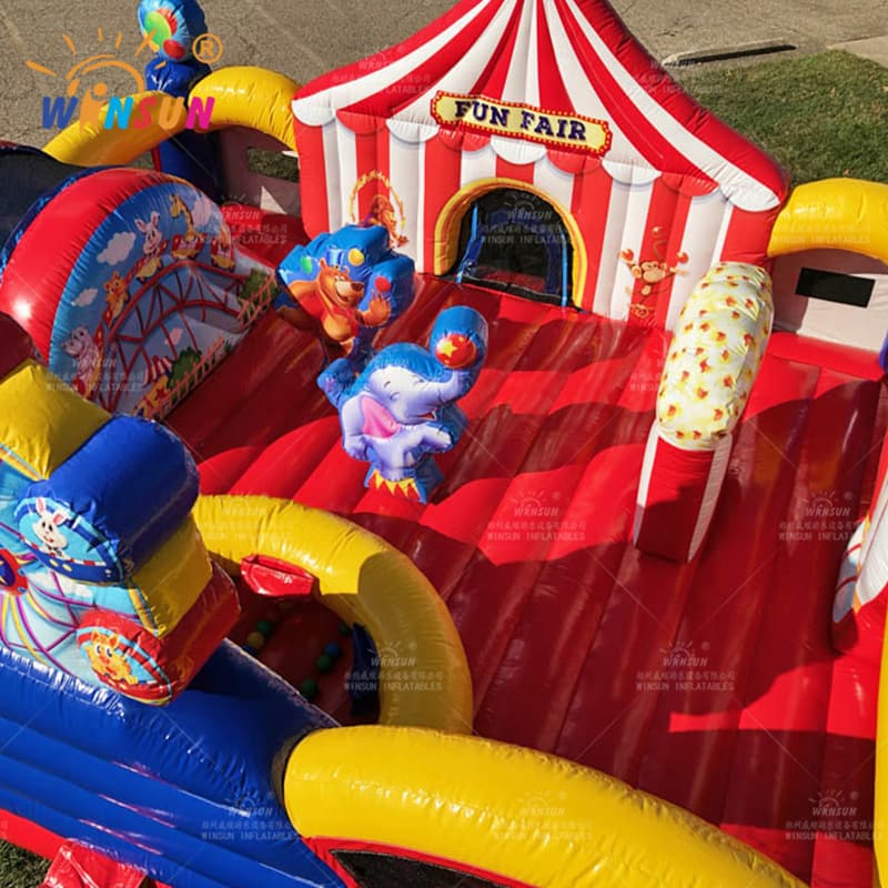 Parque inflable de circo