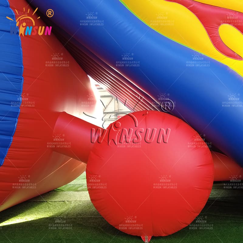 Parque inflable del dragón gigante