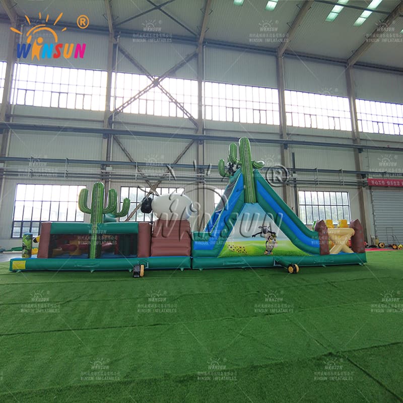 Carrera de obstáculos inflable de la oveja Shaun