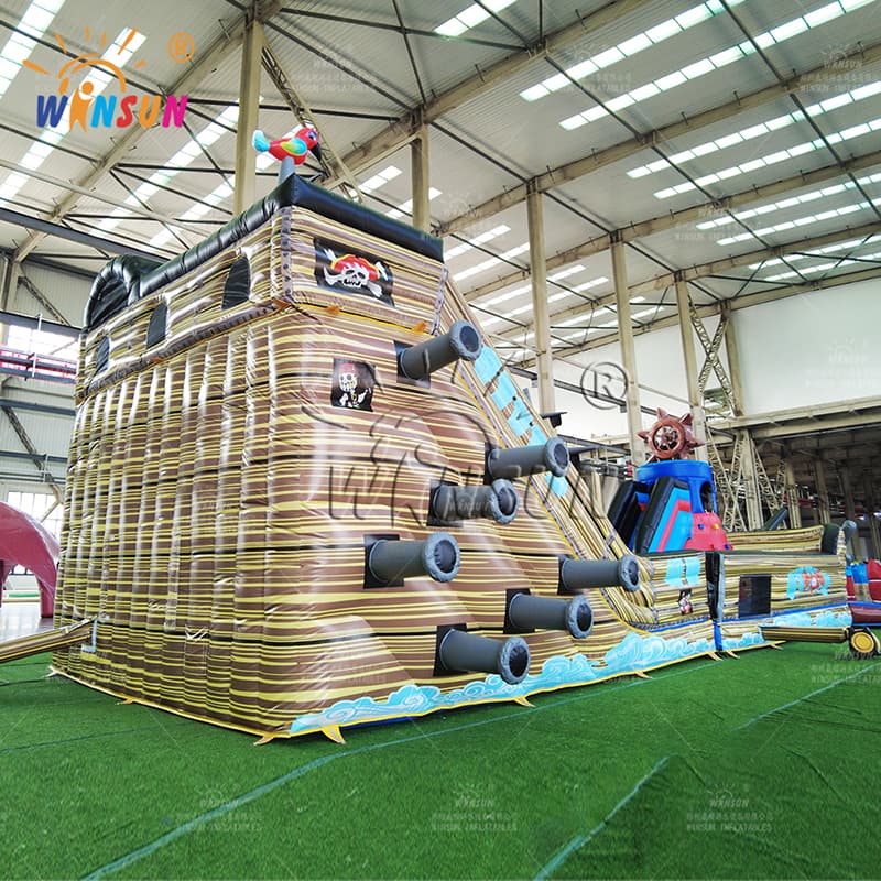 Parque infantil inflable gigante con barco pirata personalizado