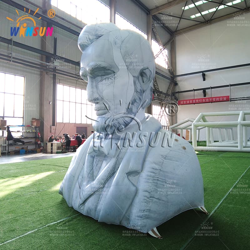 Estatua inflable de Abraham Lincoln