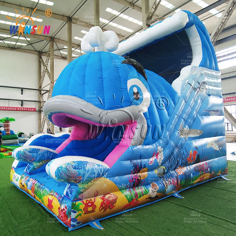 Tobogán inflable divertido para ballenas