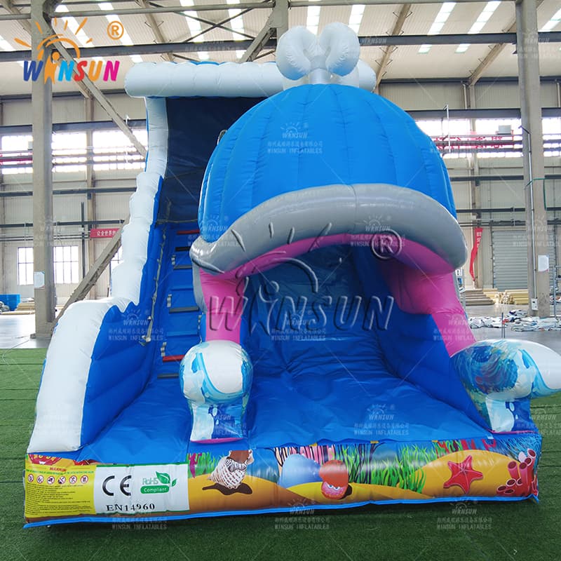 Tobogán inflable divertido para ballenas