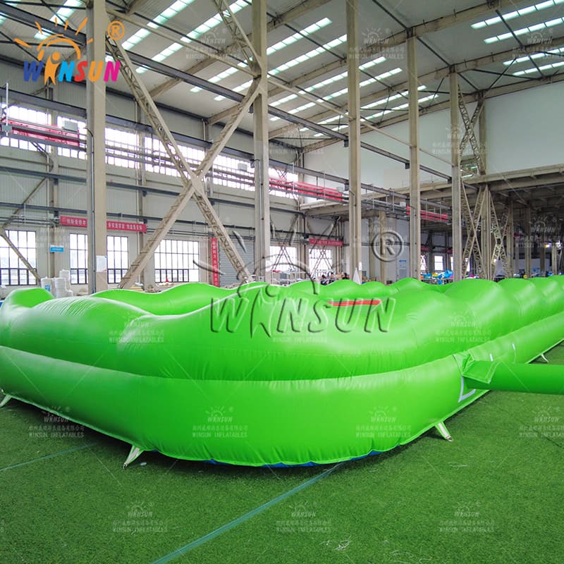 Plataforma de salto inflable gigante de fresa