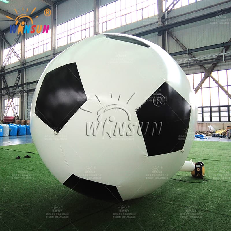 Balón de fútbol inflable gigante al aire libre