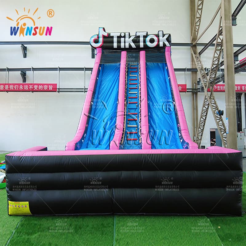 Tobogán acuático inflable TikTok con piscina