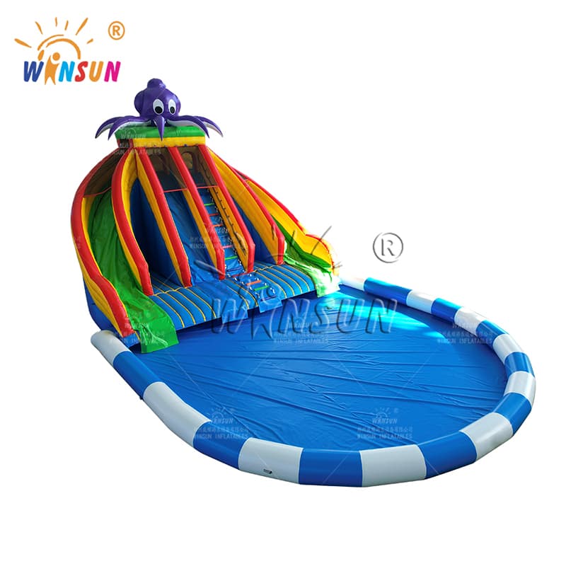 Tobogán acuático inflable de pulpo con piscina al aire libre