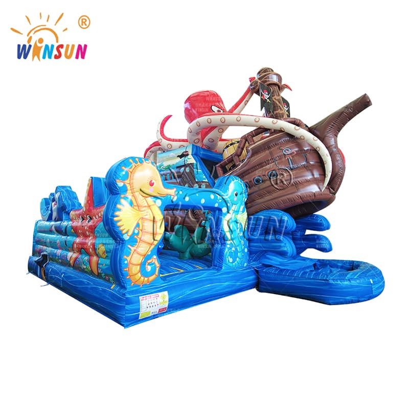 Combo inflable con obstáculos y barco pirata con pulpo