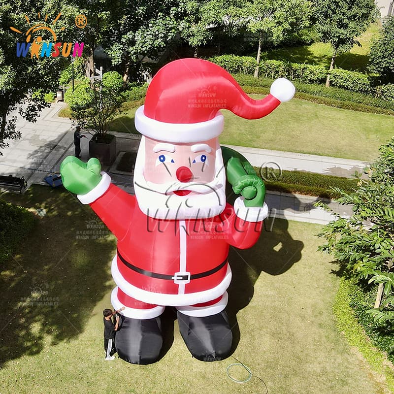 Papá Noel inflable gigante para Navidad