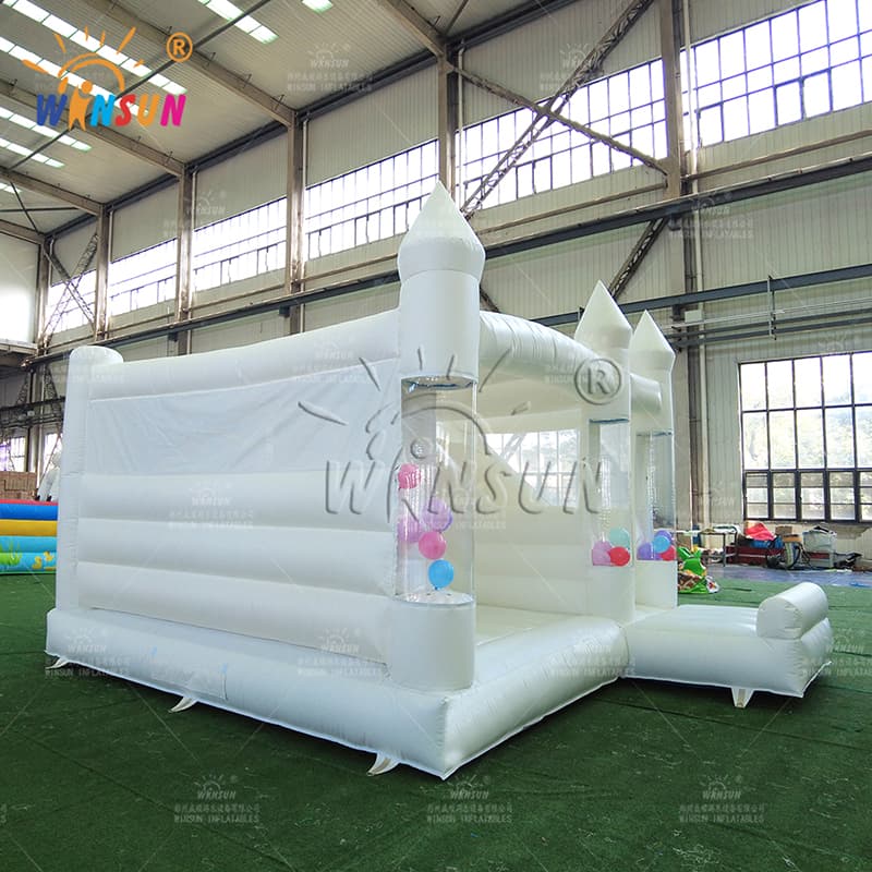 Castillo Inflable Blanco con Toboganes