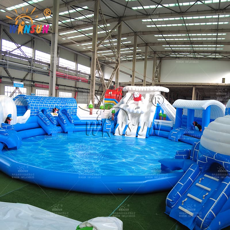 Parque acuático inflable Ice World con osos polares